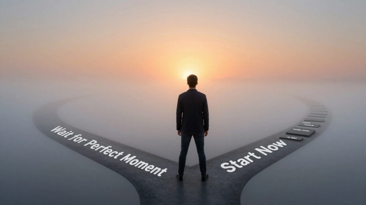 Человек стоит на перекрестке: один путь — ожидание, другой — начало с малых шагов к свободе.